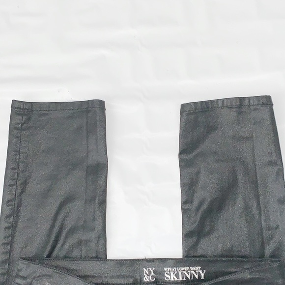 New York & Co | Skinny Jeans Size 6 - Picture 3 of 6